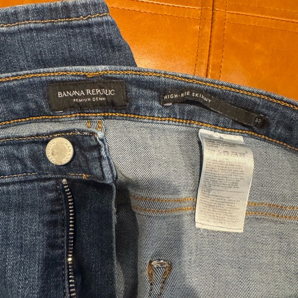 Banana Republic High Rise Skinny - Picture 4 of 5